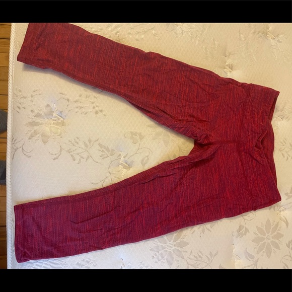 Lululemon capris - Picture 2 of 4